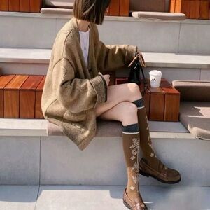 [NWOT] 4 Pairs of Socks Women Size 5 to 8